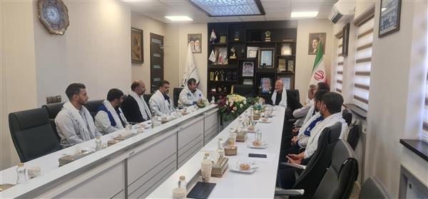 تقدیر  از نیروهای اجرایی پایگاه بسیج فاطمیون برای برپایی موكب پذیرایی در مراسم تشییع پیكر رهبر شهید انقلاب
